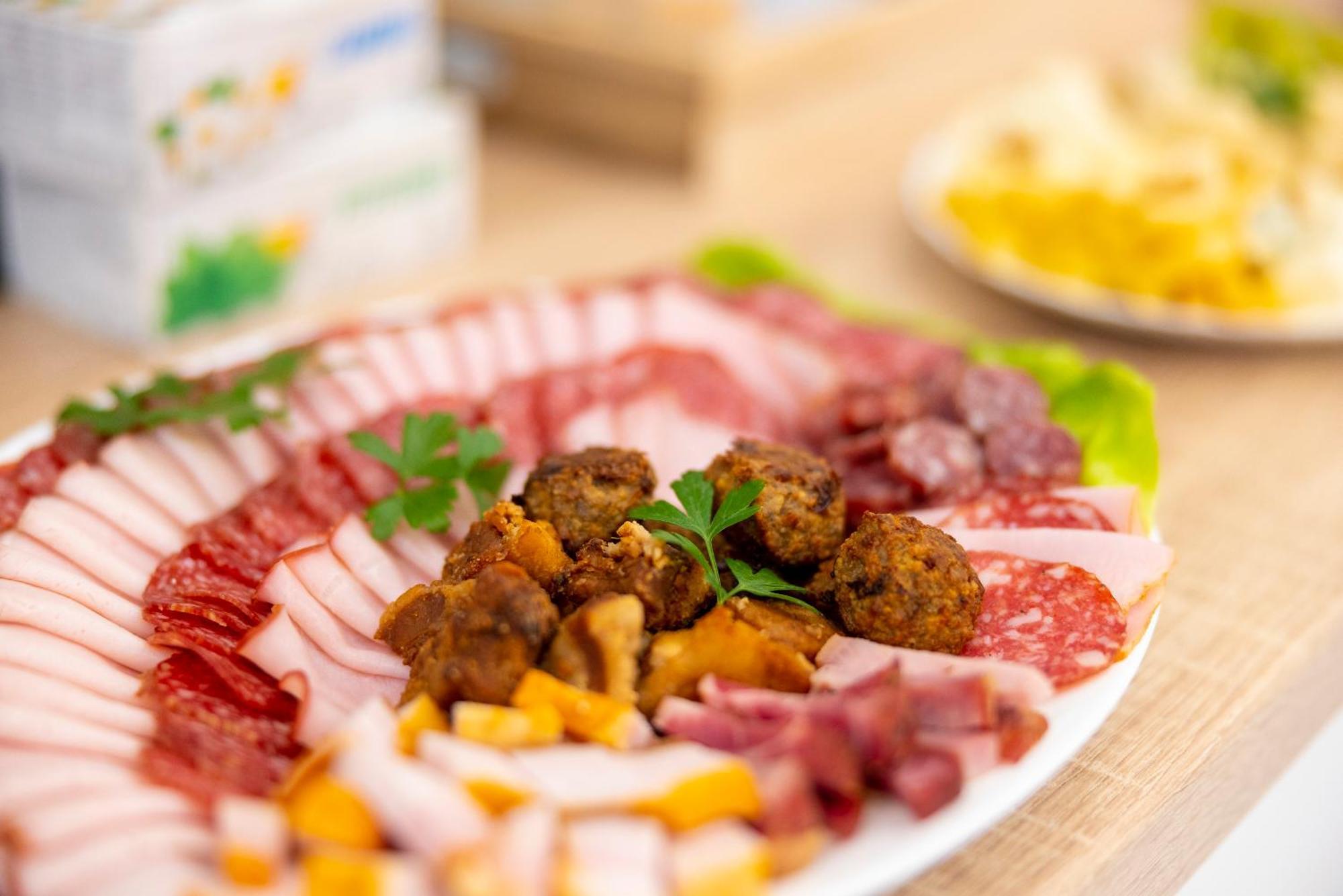 Casa Cu Nuc 호텔 알바루리아 외부 사진