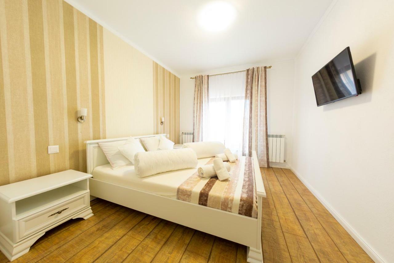 Casa Cu Nuc 호텔 알바루리아 외부 사진