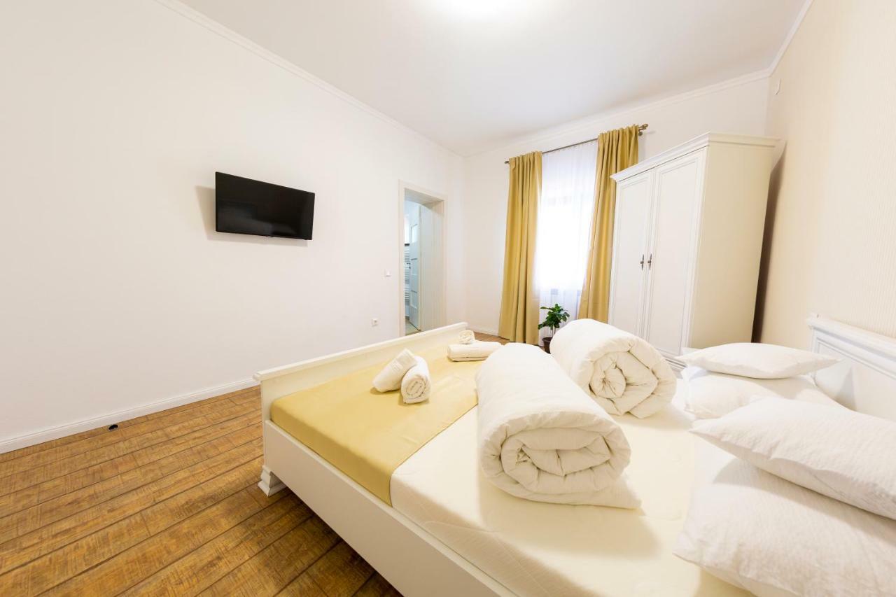Casa Cu Nuc 호텔 알바루리아 외부 사진